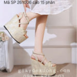 Giày cưới đế xuồng 15 phân - Dép đế xuồng quai hậu cao 15 phân Mã SP 261006 size 34 đến 39 Giá 1.500.000đ ____✅STORE Giày Đế Xuồng. Com ___ _____HÀNG LUÔN CÓ SẴN_____ 𝗖𝗢𝗡𝗧𝗔𝗖𝗧 𝗨𝗦: Website: giaydexuong. com Hotline- ZALO CHỐT ĐƠN ☎️: 0983.886.001 HOẶC CHỐT TẠI FANPAGE FACEBOOK https://m.facebook.com/giaydexuongcaogotcucxinhcucdethuong/photos/?tab=album&album_id=70994962237468 MUA TRỰC TIẾP: Số 297/21 Nguyễn Văn Khối ( P.8 Gò Vấp, TP.HCM )P. thông Tây Hội, TP.HCM. ( HÃY GỌI TRƯỚC KHI ĐẾN)